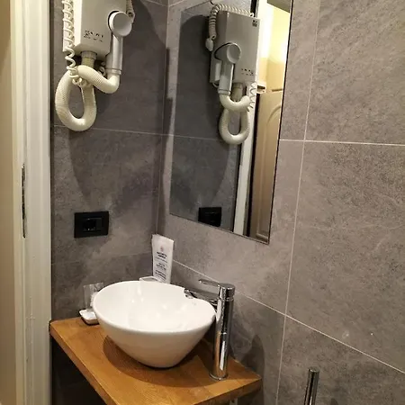 Hotel Camilla 3*