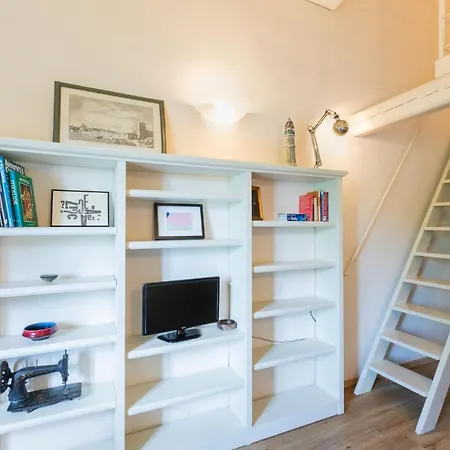 Flat Juana -bright Santa Maria Novella Apartment