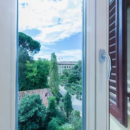 Flat Juana -bright Santa Maria Novella Apartment Florence