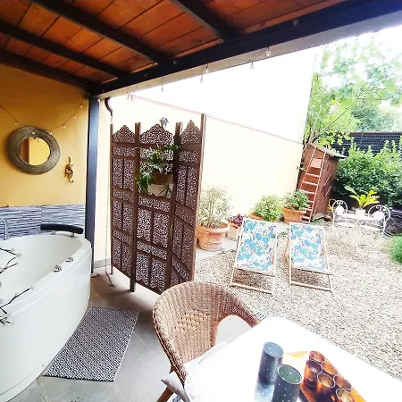 Nadia's Lovely - With Private Garden And Jacuzzi Apartment