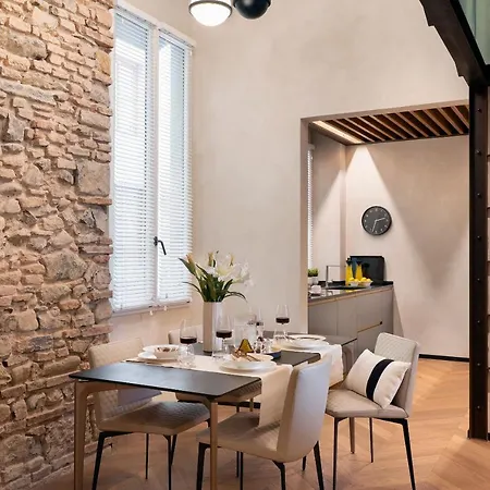 Arts & Crafts Apartment