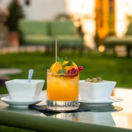 Hotel Neroli - Place Of Charme 4*