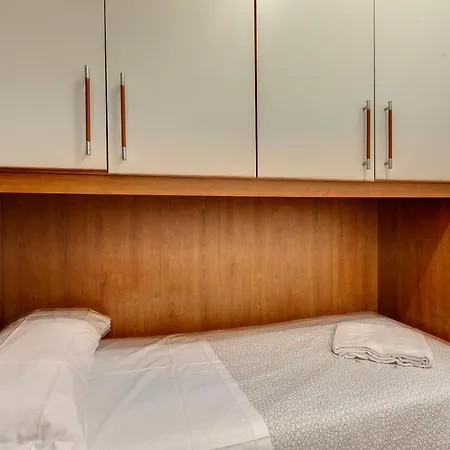 Santa Elisabetta 5 *