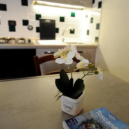 Bronzino Guest - Privato Apartment