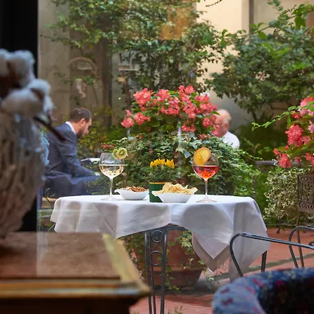 Rivoli Boutique 4* Флоренция