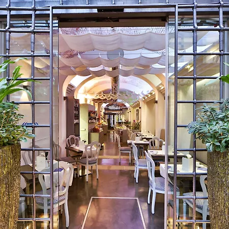 Rivoli Boutique 4*