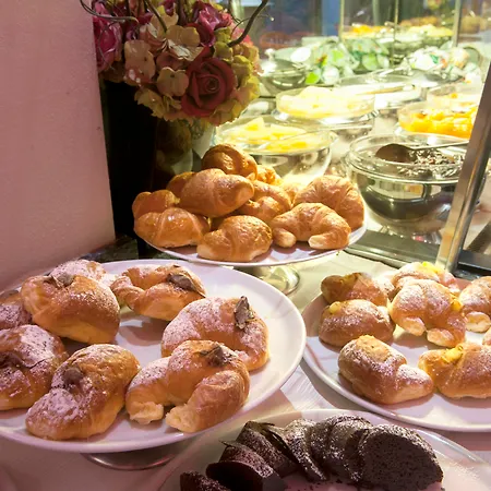 Rivoli Boutique Отель