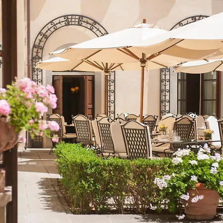 Four Seasons 5*