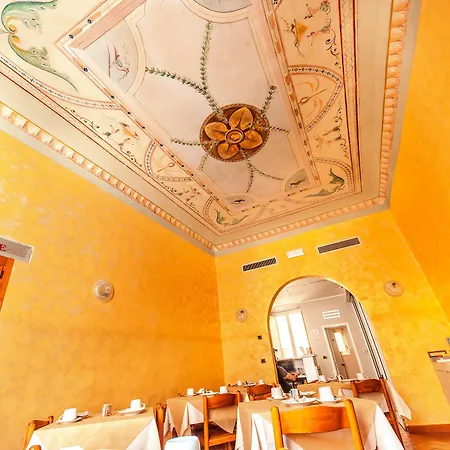 Costantini Hotel 2*