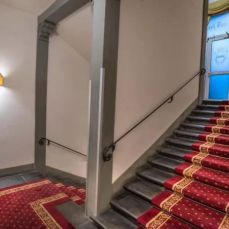 Paris מלון
