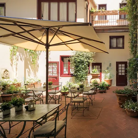 Hotel J And J Florencia