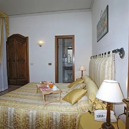 Alinari Hotel 3*