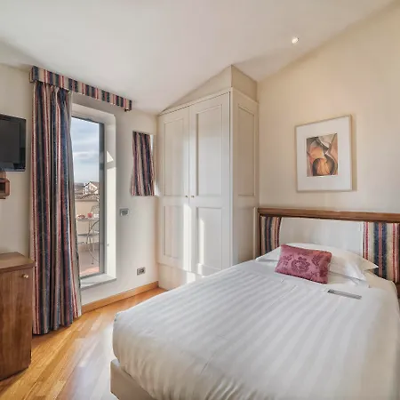 Hotel Laurus Al Duomo 4*