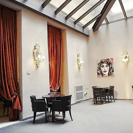 מלון Borghese Palace Art 4*