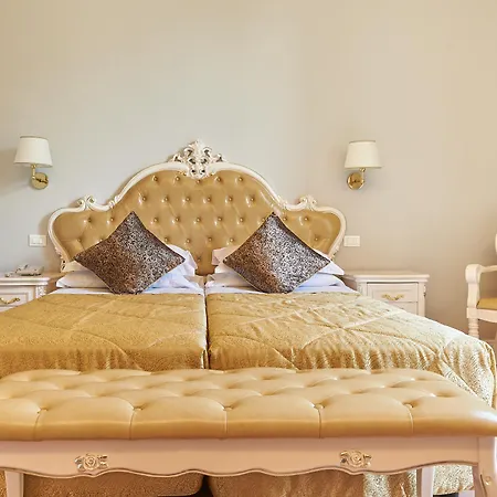 Royal Hotel 4*