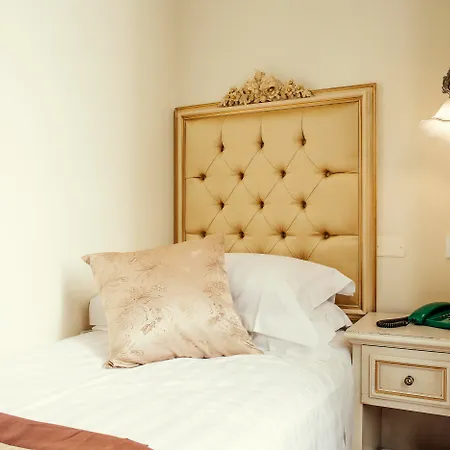 Royal 4* Florence