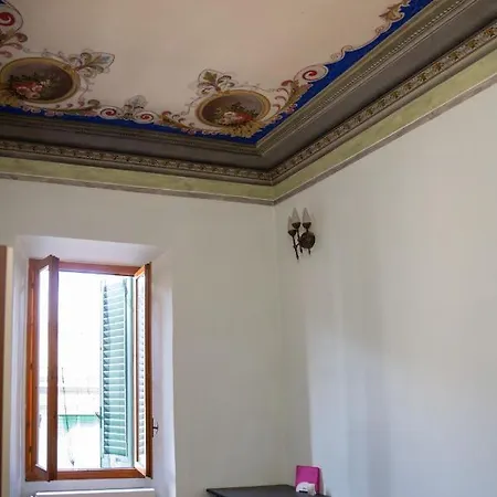 Near The Basilica Of San Lorenzo Apartment *