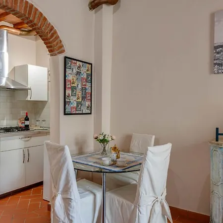 Elle Apartment *