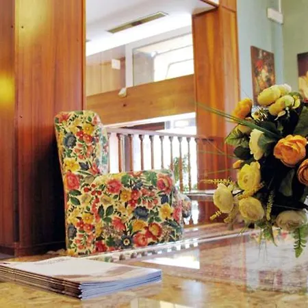 Ritz 4*