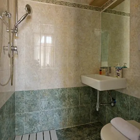 Jade Bed & Breakfast