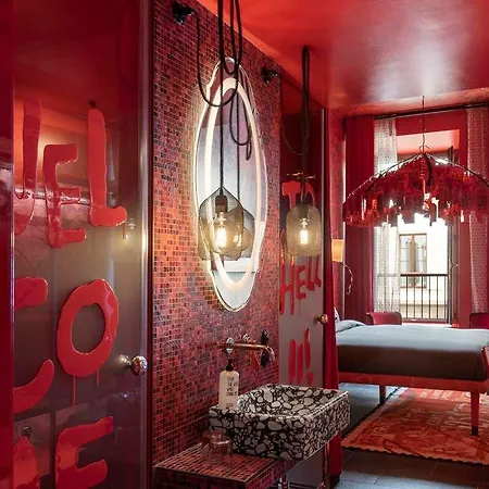 25hours Piazza San Paolino 4*