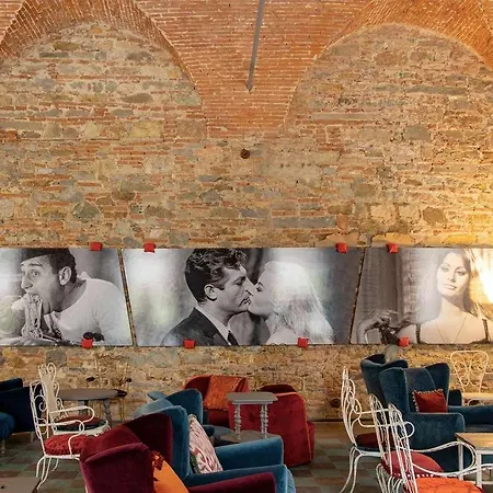 25hours Piazza San Paolino Hotel