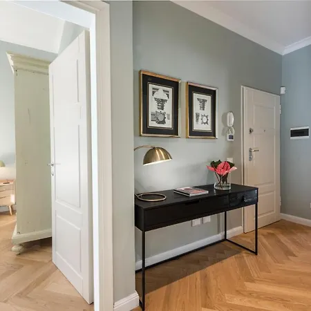 Dimora San Frediano, Oltrarno's Gem With Patio Apartment Florence