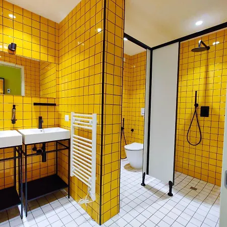 Hostel Yellowsquare *