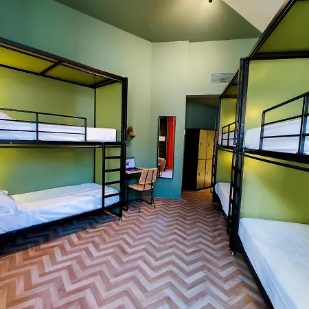 Hostel Yellowsquare *