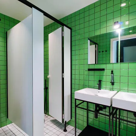 Yellowsquare Hostel *