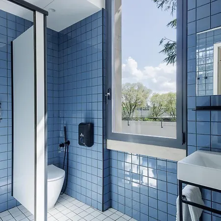 Yellowsquare Hostel *