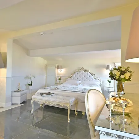 The Moon Boutique & Hotel