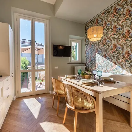 Dimora San Frediano, Oltrarno's Gem With Patio Apartment Florence