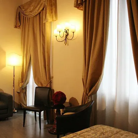 Hotel Lhp River & Florencia
