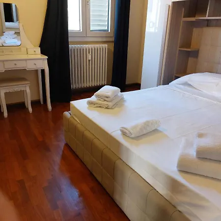 La Tana Dei Leoni Guest house *