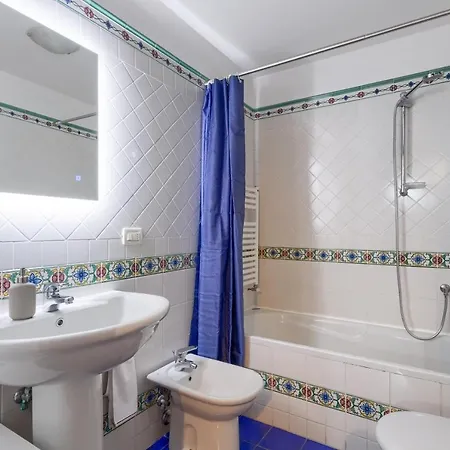 Le Cure Large Apt, 6+1 Beds. Center 15 Min Far By Bus. *