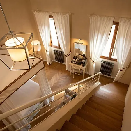 Relais Uffizi Hotel 4*