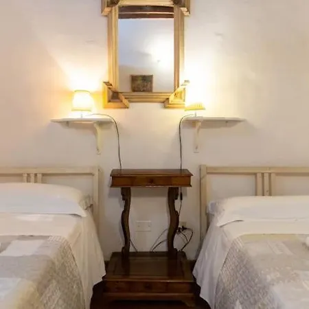 Charming By Piazza Santo Spirito Florence