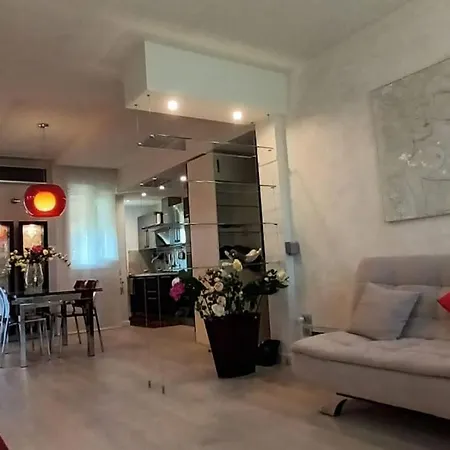 Incantevole Con Parcheggio Gratuito Apartment