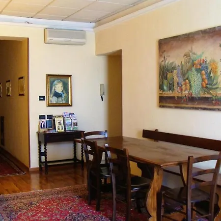 Michelangelo Bed & Breakfast 3*