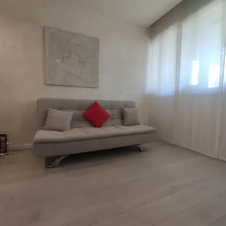 Incantevole Con Parcheggio Gratuito Apartment