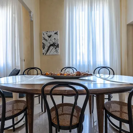 The Art Gallery Apartment