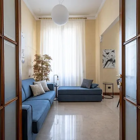 The Art Gallery Apartment *