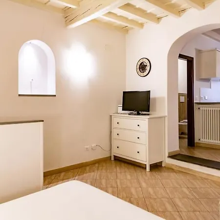 Apartment Lovely Portion Of Few Steps From Basilica Santa Croce