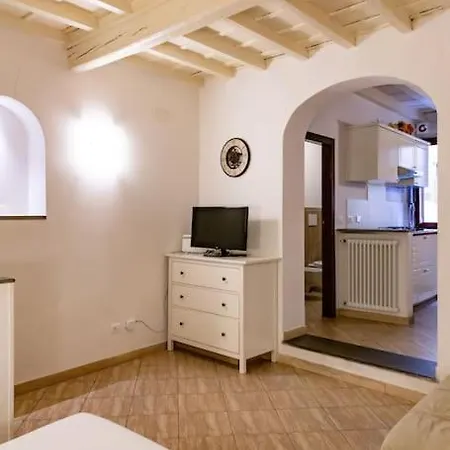Lovely Portion Of Few Steps From Basilica Santa Croce * Florence