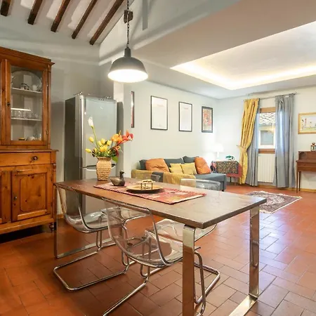 Apartment Borgo La Croce Florence