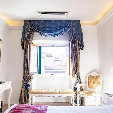 Royal Hotel