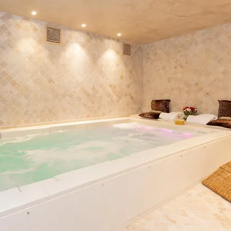 Hotel Adler Cavalieri Hotel-private & Gym 4*