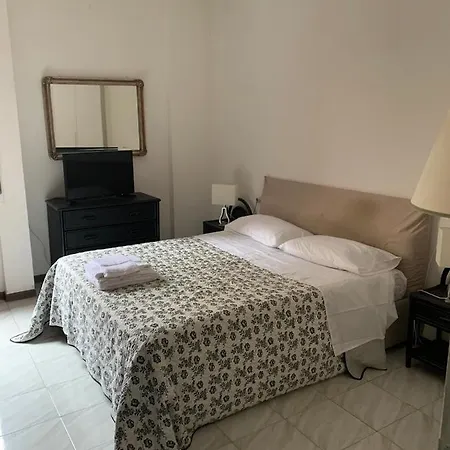 Ussi4 Guest house *
