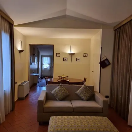 Aparthotel Palazzo Gamba Al Duomo 4*
